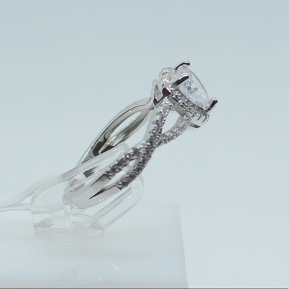 .925 Sterling Silver Heart Ring with CZ Stones - Picture 3 of 5